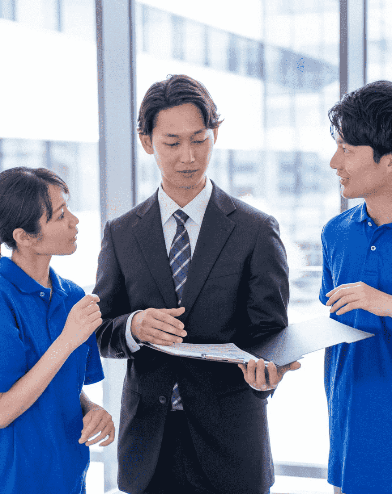 打ち合わせをしている様子